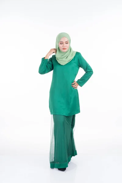Modelo Feminino Bonito Kurung Moderno Hijab Vestuário Estilo Vida Moderno — Fotografia de Stock