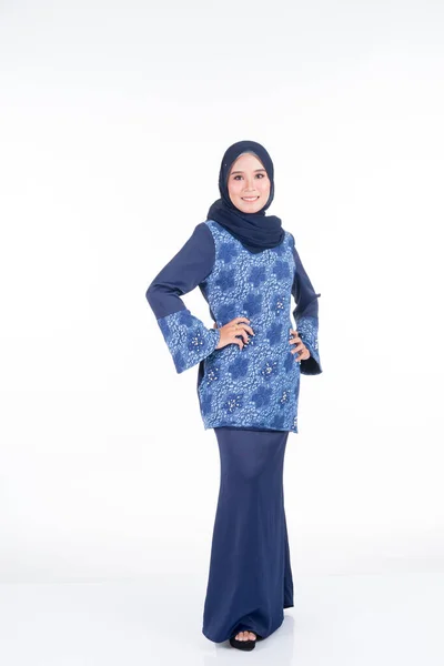 Hermosa Modelo Femenina Varias Poses Con Kurung Moderno Hijab Una — Foto de Stock