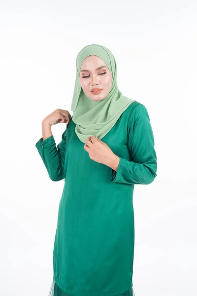 Modelo Feminino Bonito Kurung Moderno Hijab Vestuário Estilo Vida Moderno — Fotografia de Stock