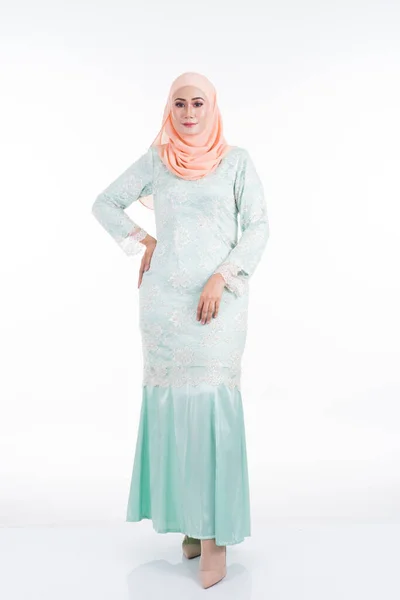 Modelo Feminino Bonito Kurung Moderno Hijab Vestuário Estilo Vida Moderno — Fotografia de Stock