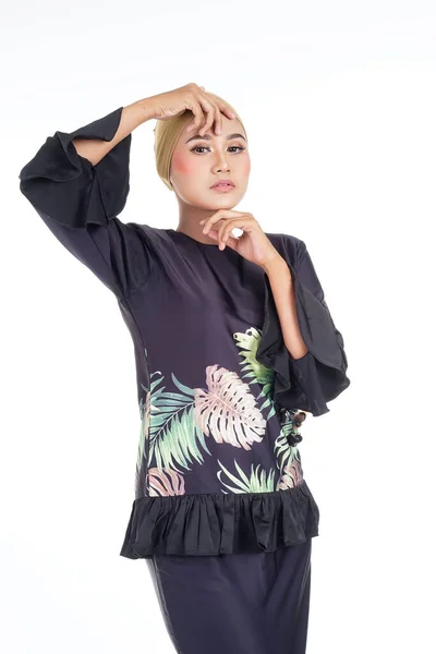 Closeup Beautiful Female Muslim Model Wearing Black Modern Kurung Modern — Stock Photo, Image