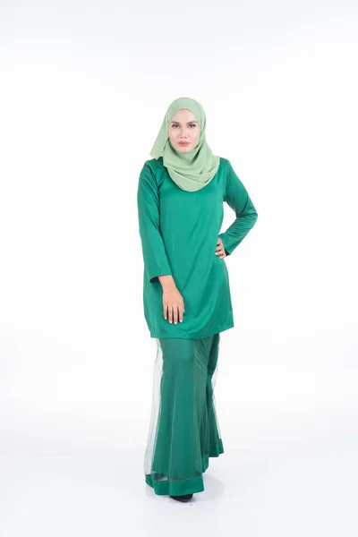 Modelo Feminino Bonito Kurung Moderno Hijab Vestuário Estilo Vida Moderno — Fotografia de Stock