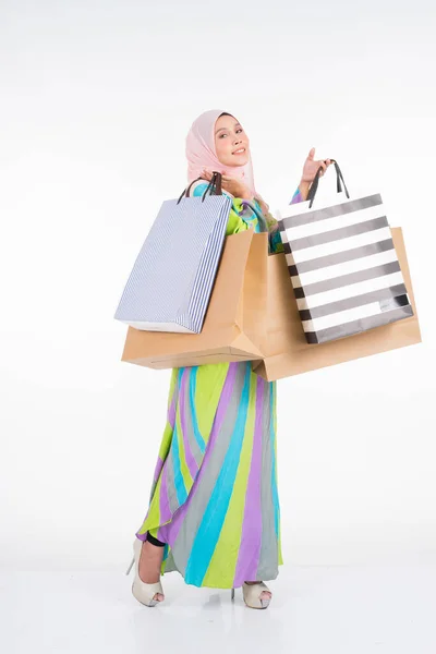 Hermoso Feliz Modelo Femenino Musulmán Vestido Tradicional Caftán Caftán Que —  Fotos de Stock