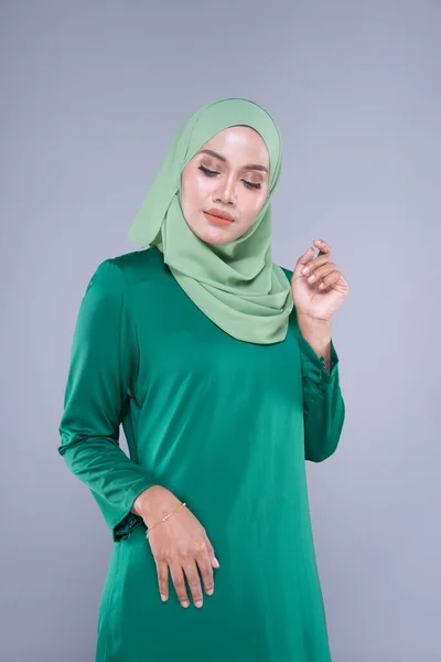 Mooi Vrouwelijk Model Moderne Kurung Hijab Een Moderne Levensstijl Kleding — Stockfoto