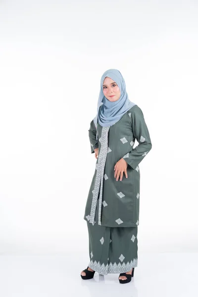 Hermosa Modelo Femenina Varias Poses Con Kebaya Moderna Hijab Una — Foto de Stock