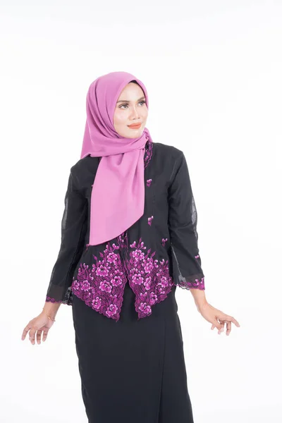 Красивая Модель Женщины Кебайе Хиджабе Современная Одежда Мусульманских Женщин Изолированных — стоковое фото