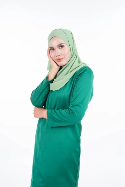 Modelo Feminino Bonito Kurung Moderno Hijab Vestuário Estilo Vida Moderno — Fotografia de Stock