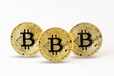 Fintech, iş ve kripto para birimi konsepti. Bitcoins beyaz arkaplan üzerinde düzenlenmiş