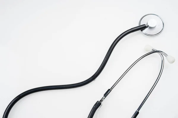 Medizin Oder Gesundheitskonzept Stethoskop Isoliert Auf Weißem Hintergrund Flache Lage — Stockfoto