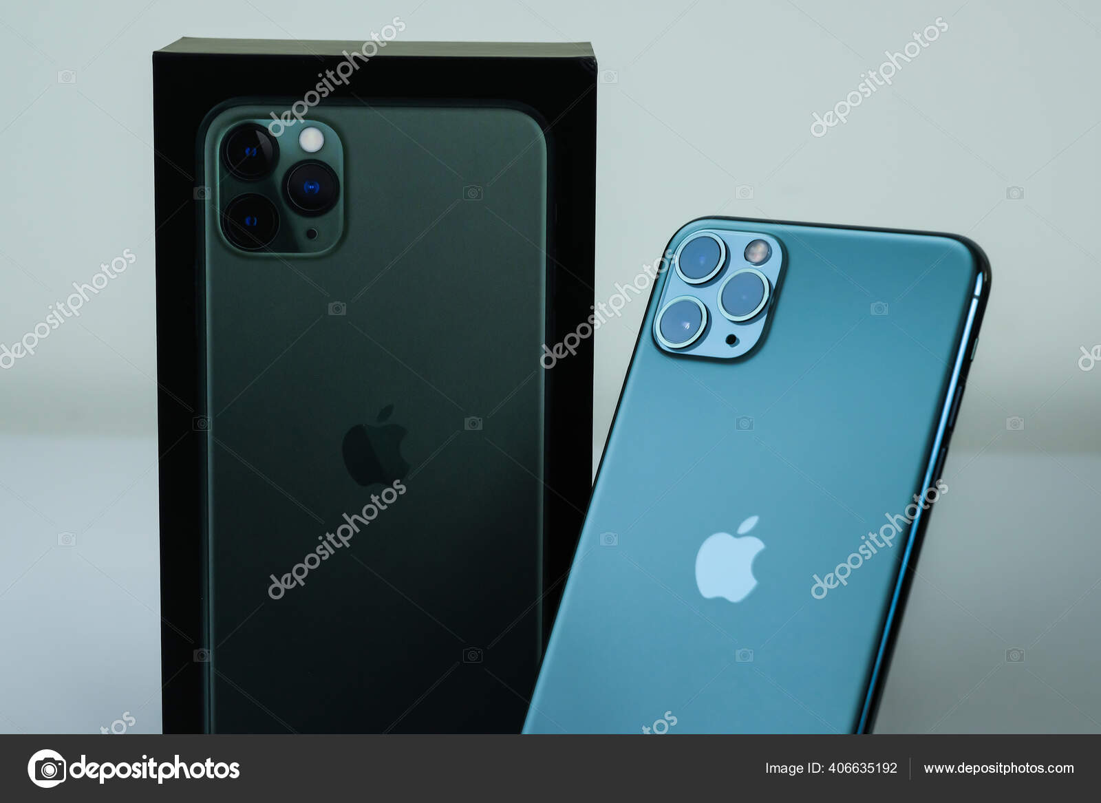 Iphone Max Pro Midnight Green Color Stock Editorial Photo C Nycruss