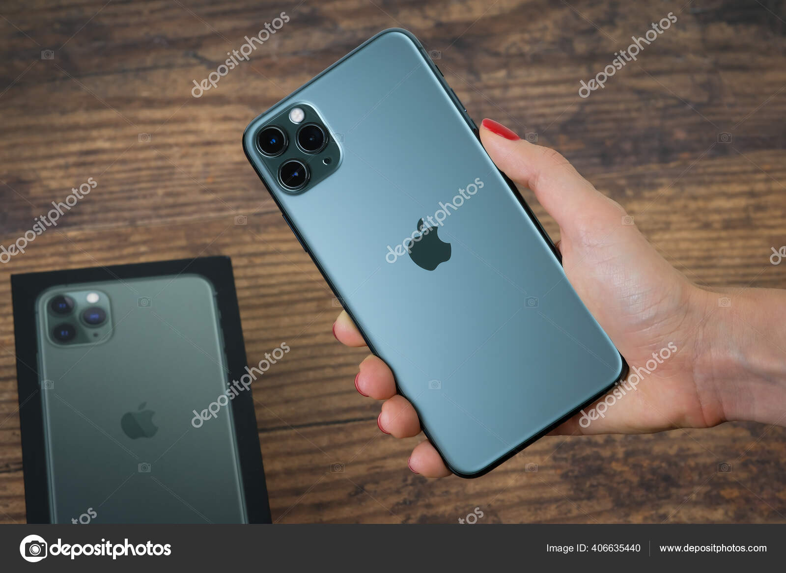 Iphone Max Pro Midnight Green Color Stock Editorial Photo C Nycruss Iphone Max Pro Midnight Green Color Stock Editorial Photo C Nycruss