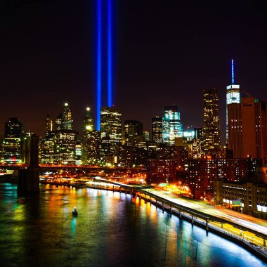 11 Eylül 2001 'in anısına New York City' nin Aşağı Manhattan Şehir Merkezi Skyline 'ı 11 Eylül 2001' de