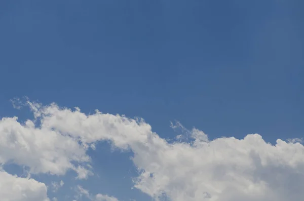 구름이 감춰진 — 스톡 사진