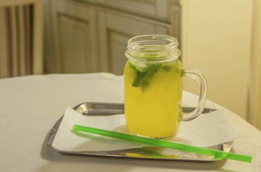 limonata bir kavanoza bir retro iç arka plan tutamacı