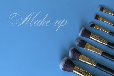 Göz farında profesyonel makyaj fırçaları