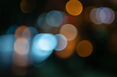 Karanlık Şehir Bokeh. Işıklar arka planda. Bulanık bokeh