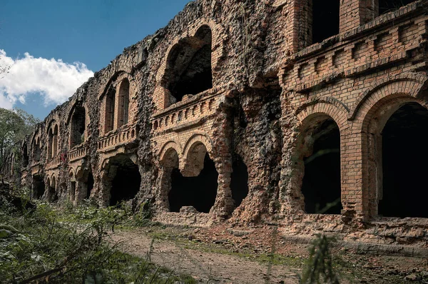 古堡的废墟 被毁的城堡 — 图库照片
