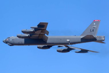 Avalon, Victoria, Avustralya - 4 Mart 2013: ABD Hava Kuvvetleri (USAF) Boeing B-52H Stratocastle stratejik bombardıman uçağı (61-0012) Barksdale Hava Üssü 'nden.