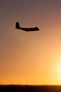 Avalon, Avustralya - 1 Mart 2013: Eski Kraliyet Avustralya Hava Kuvvetleri (RAAF) de Havilland Kanada DHC-4A Caribou çift motorlu taktik nakliye uçağı VH-VBB (A4-234) Tarihi Uçak Yenileme Derneği (HARS) tarafından işletilmektedir.).