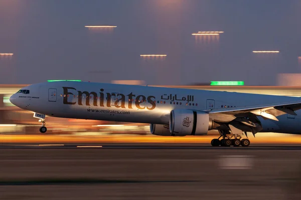 Adelaide Austrália Janeiro 2013 Aviões Boeing 777 300Er Emirates Airlines — Fotografia de Stock