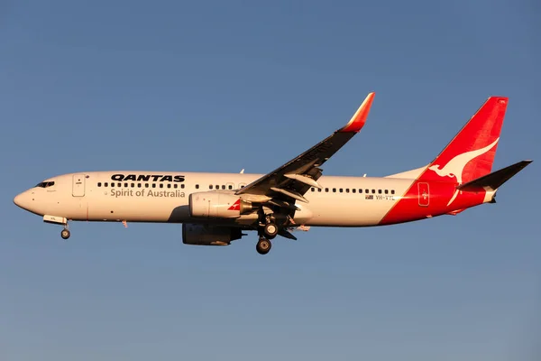 Аделаида Австралия Июня 2013 Самолеты Qantas Boeing 737 Приближаются Посадке — стоковое фото