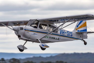 Avalon, Avustralya - 27 Şubat 2013: Amerikan Şampiyonu 8KCAB-180 Süper Dekatlon Tek motorlu Aerobatik Uçak VH-SIS.