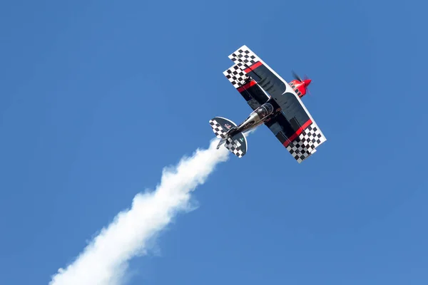 アバロン オーストラリア 2013年3月2日 彼の高度に変更されたピットS 2S複葉プロメテウスを飛んでスキップスチュワート — ストック写真