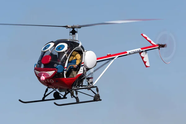 Avalon Australia March 2013 Schweizer 300C Otto Helicopter Performing Flying — Stock Photo, Image