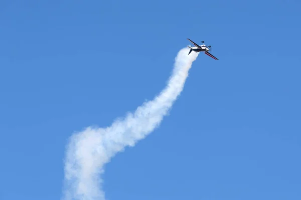 Avalon Australien März 2013 Melissa Andrzejewski Fliegt Ein Kunstflugzeug Vom — Stockfoto