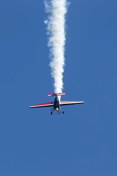 Avalon Australien März 2013 Melissa Andrzejewski Fliegt Ein Kunstflugzeug Vom — Stockfoto