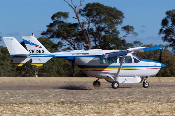 Rowland Flat Australien April 2013 Zweimotoriges Leichtflugzeug Cessna 337 Skymaster — Stockfoto