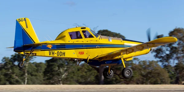 Rowland Flat Australien April 2013 Lufttraktor 802 Landwirtschaftliche Und Brandbomben — Stockfoto