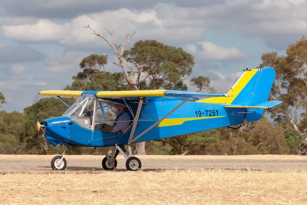 Rowland Flat Australien April 2013 Rand Kar Hanuman Baut Ultraleichtflugzeug — Stockfoto