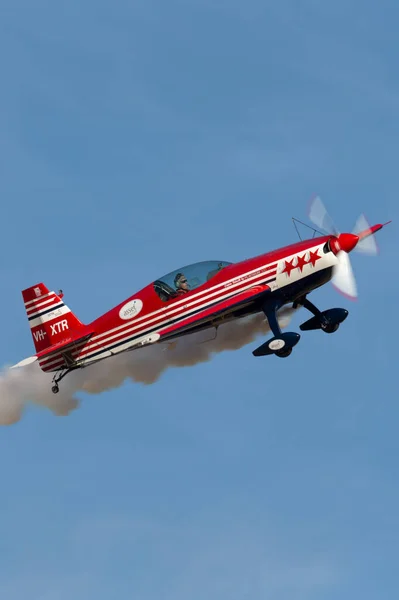 Rowland Flat Australien April 2013 Aerobatic Pilot Paul Andronicou Flyger — Stockfoto