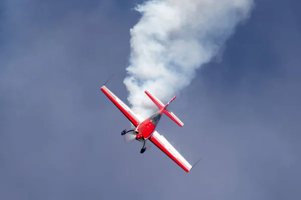 Rowland Flat Australien April 2013 Kunstflugpilot Paul Andronicou Fliegt Einmotoriges — Stockfoto