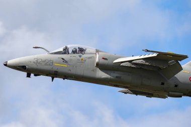 RAF Fairford, Gloucestershire, İngiltere - 14 Temmuz 2014: İtalyan Hava Kuvvetleri (Aeronautica Militare Italiana) AMX Uluslararası AMX A-11 kara saldırısı uçağı MM7115 uçuş testi Filosu Reparto Sperimentale Volo.