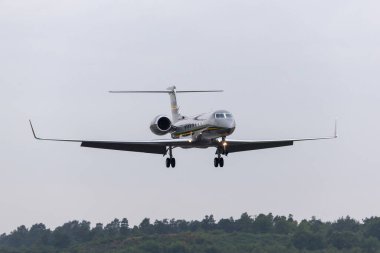 Farnborough, İngiltere - 19 Temmuz 2014: Gulfstream Aerospace G550 lüks iş jeti I-ADVD.