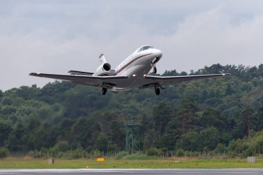 Farnborough, İngiltere - 19 Temmuz 2014: NetJets Cessna 560XL (Cessna Citation Excel) CS-DXP.