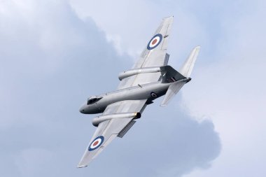 Farnborough, İngiltere - 21 Temmuz 2014: Eski Kraliyet Hava Kuvvetleri İngiliz Elektrik Canberra PR.9 fotoğraf keşif uçağı G-OMHD Midair Squadron tarafından işletilmektedir..