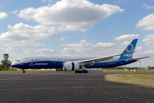 Фарнборо Великобритания Июля 2014 Года Boeing 787 Dreamliner Коммерческая Авиакомпания — стоковое фото