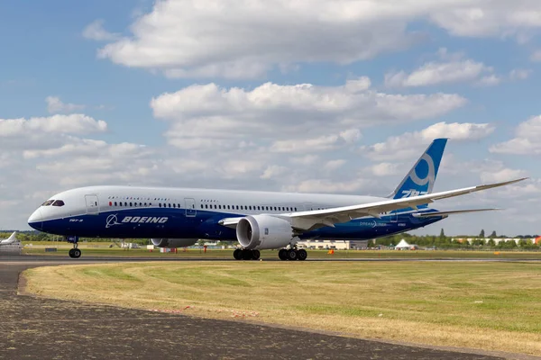 Фарнборо Великобритания Июля 2014 Года Boeing 787 Dreamliner Коммерческая Авиакомпания — стоковое фото