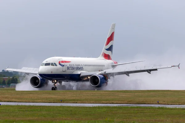 Фарнборо Великобритания Июля 2014 Года Самолеты British Airways Airbus A318 — стоковое фото