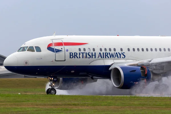 Фарнборо Великобритания Июля 2014 Года Самолеты British Airways Airbus A318 — стоковое фото