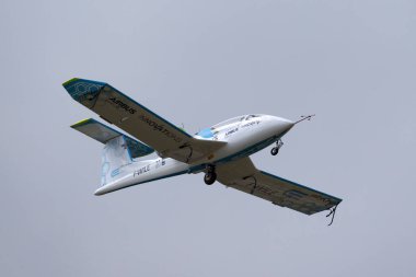 Farnborough, İngiltere - 16 Temmuz 2014: Airbus E-Fan Airbus E-Fan Airbus Grubu tarafından geliştirilen bir prototip elektrikli uçaktır.. 