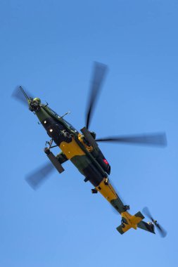 Farnborough, İngiltere - 16 Temmuz 2014: Türk Ordusu (Türk Kara Kuvvetleri) Tai (AgustaWestland) T129 saldırı helikopteri.