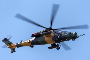 Farnborough, İngiltere - 16 Temmuz 2014: Türk Ordusu (Türk Kara Kuvvetleri) Tai (AgustaWestland) T129 saldırı helikopteri.