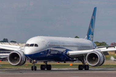 Farnborough, İngiltere - 16 Temmuz 2014: Boeing 787-9 Dreamliner ticari havayolu N789EX