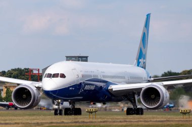 Farnborough, İngiltere - 16 Temmuz 2014: Boeing 787-9 Dreamliner ticari havayolu N789EX