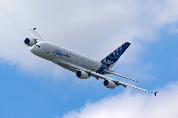 Farnborough Reino Unido Julho 2014 Airbus A380 841 Grandes Aeronaves — Fotografia de Stock