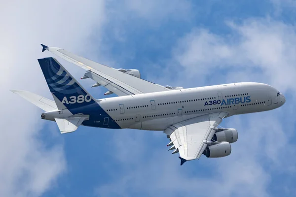 Фарнборо Великобритания Июля 2014 Года Airbus A380 841 Большой Четырехмоторный — стоковое фото